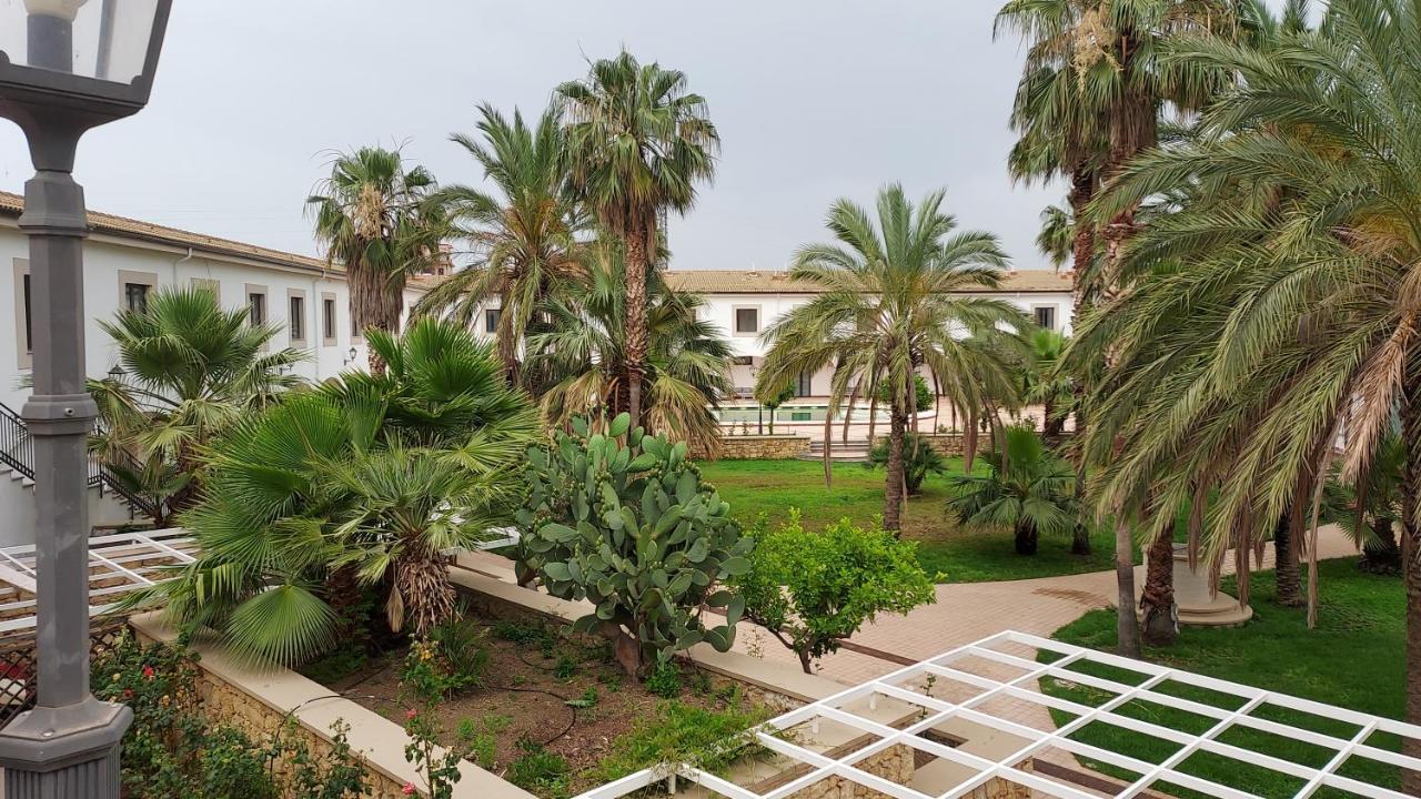 Al Balhara Suites&Spa Palermo Bagian luar foto