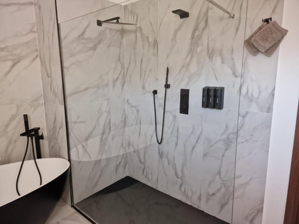 Al Balhara Suites&Spa Palermo Bagian luar foto